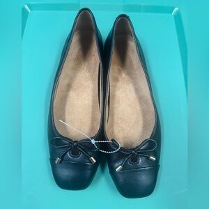 EUC Vionic Klara Leather Bow Detail Ballet Flats
